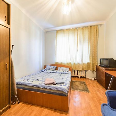 Квартира По Адресу Ул. Черняховского 12 Kyiv Exterior foto