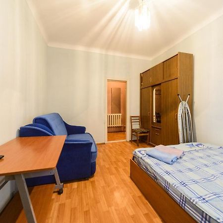 Квартира По Адресу Ул. Черняховского 12 Kyiv Exterior foto