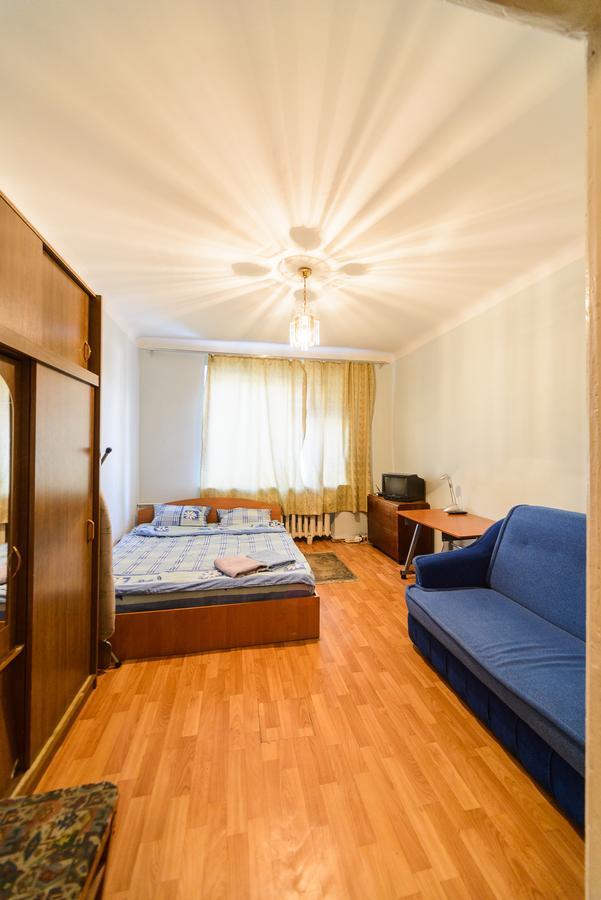 Квартира По Адресу Ул. Черняховского 12 Kyiv Exterior foto