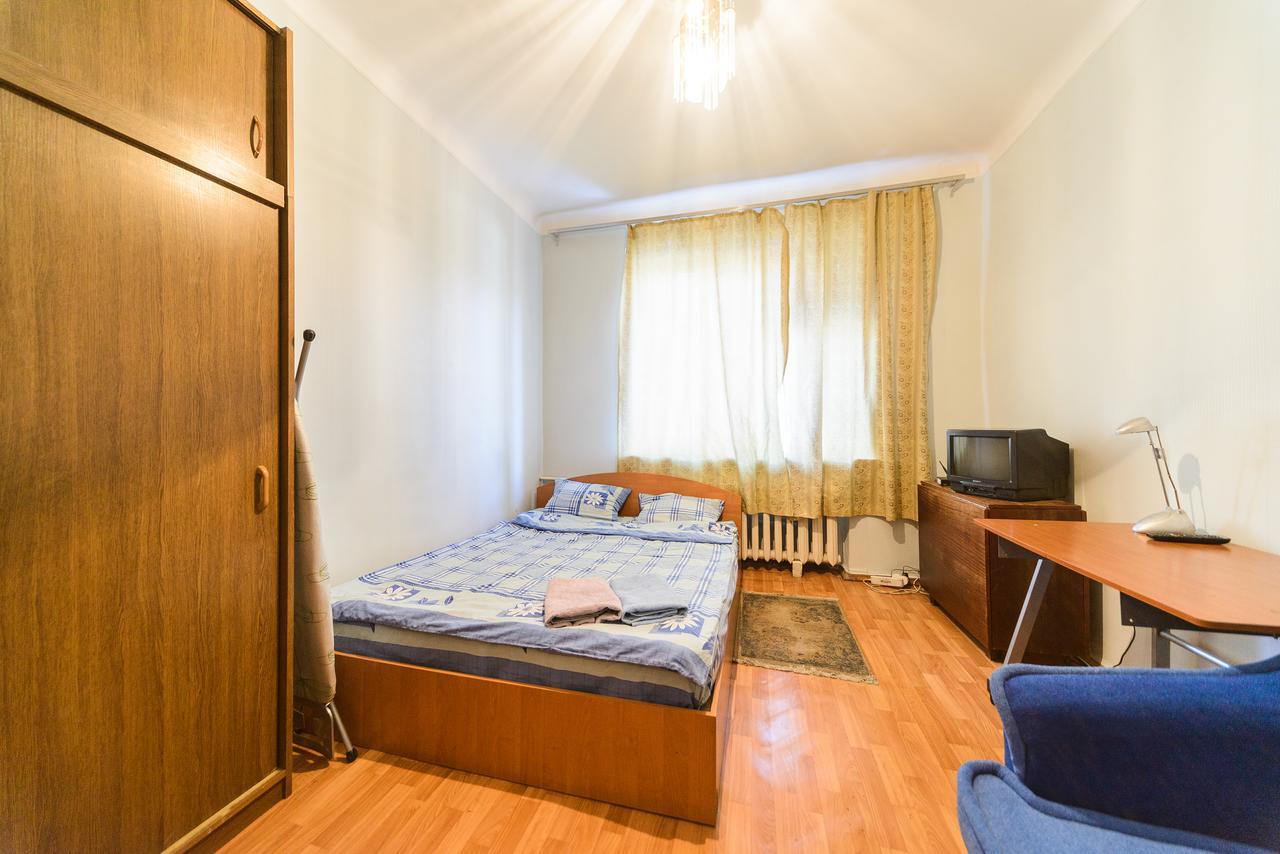 Квартира По Адресу Ул. Черняховского 12 Kyiv Exterior foto